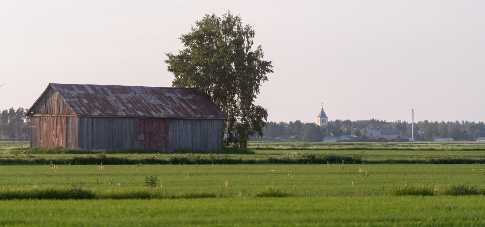 Laihian kirkko ja kirkonkylän maisema